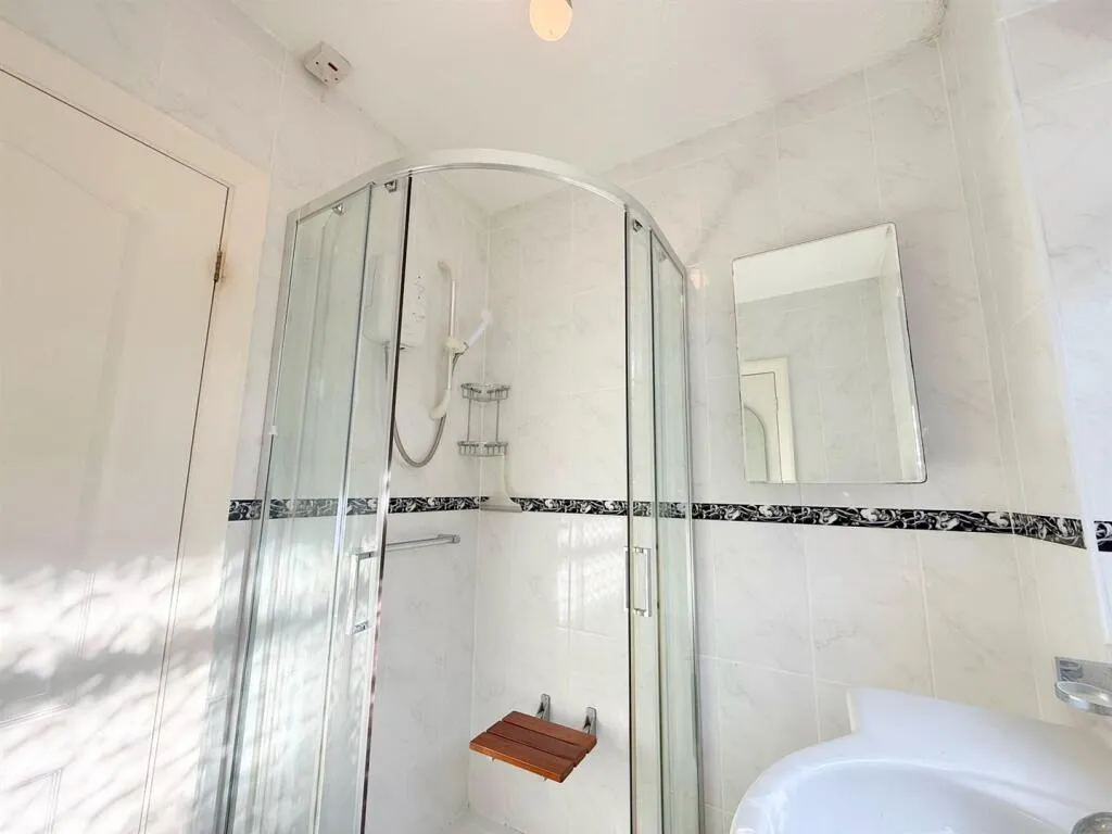 2 bed Detached Bungalow