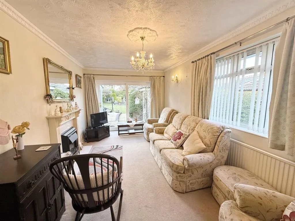 2 bed Detached Bungalow