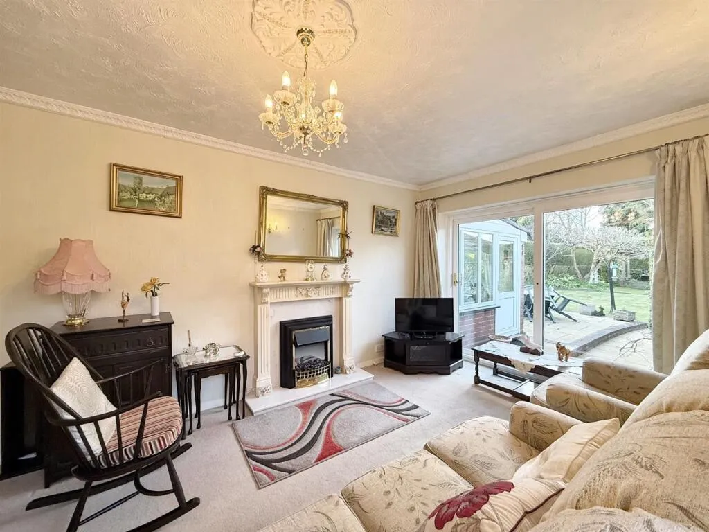 2 bed Detached Bungalow