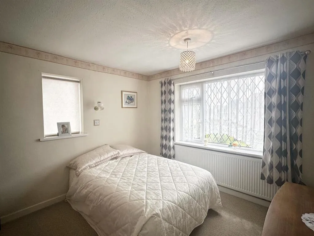 2 bed Semi-Detached Bungalow