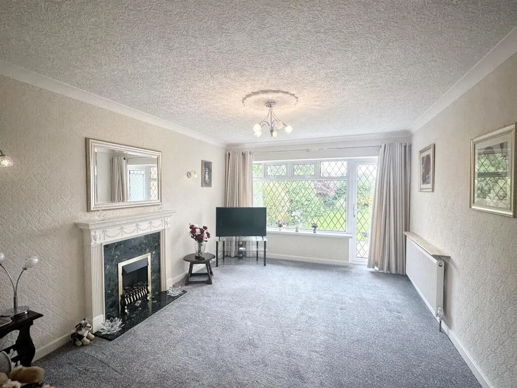 2 bed Semi-Detached Bungalow