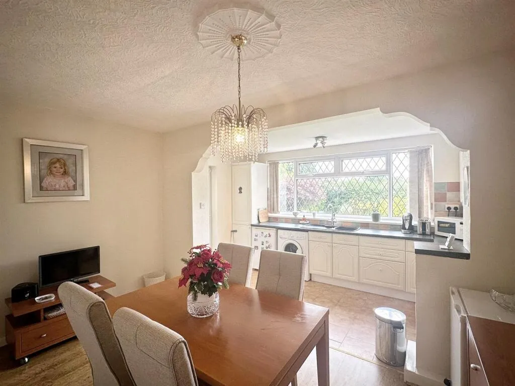 2 bed Semi-Detached Bungalow