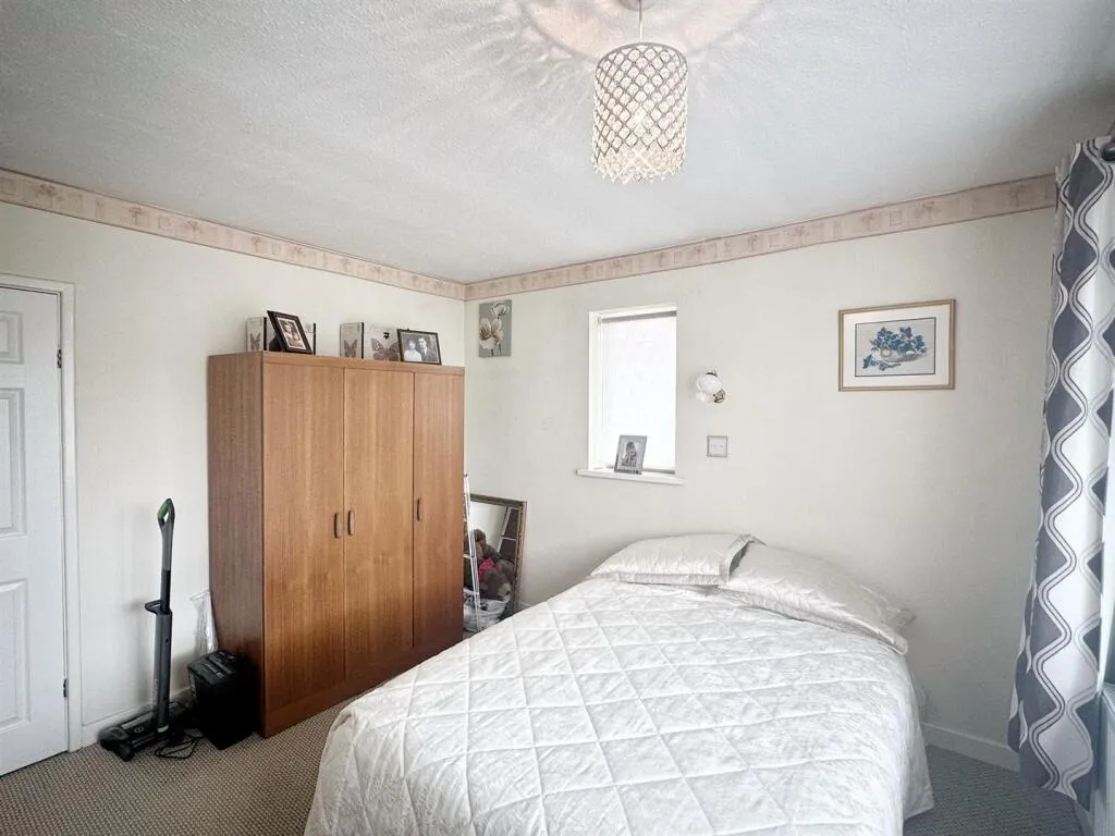 2 bed Semi-Detached Bungalow