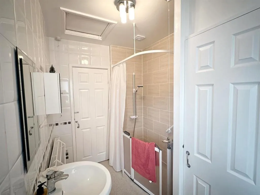 2 bed Semi-Detached Bungalow