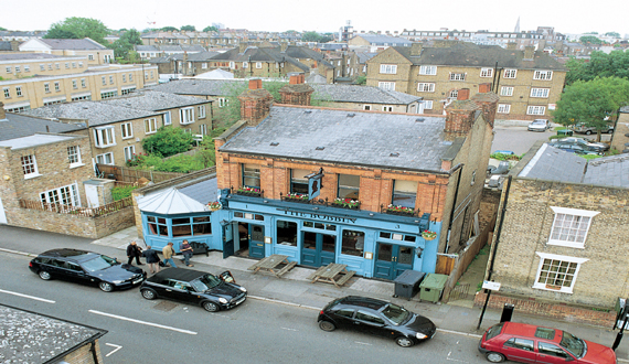 The Bobbin Public House 1-3 Lillieshall Road Clapham London SW4 0LN