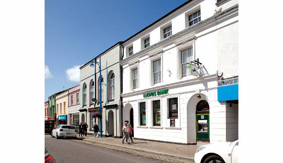 Lloyds Bank, 35 Dimond Street Pembroke Dock Pembrokeshire SA72 6BT