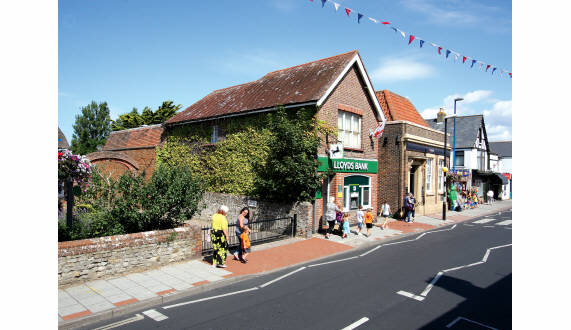 Lloyds Bank, 152 High Street Selsey, Nr Chichester West Sussex PO20 0QQ