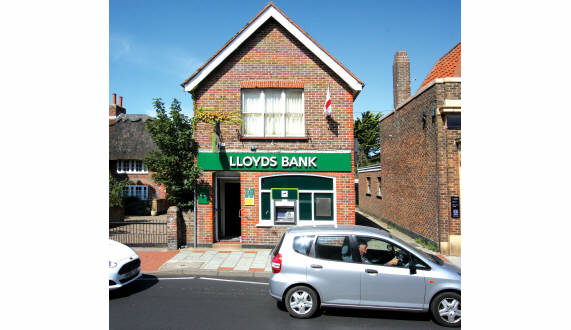 Lloyds Bank, 152 High Street Selsey, Nr Chichester West Sussex PO20 0QQ