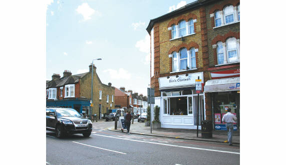 422 Garratt Lane Earlsfield London SW18 4HW