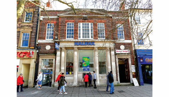 6 Market Place Retford Nottinghamshire DN22 6HB
