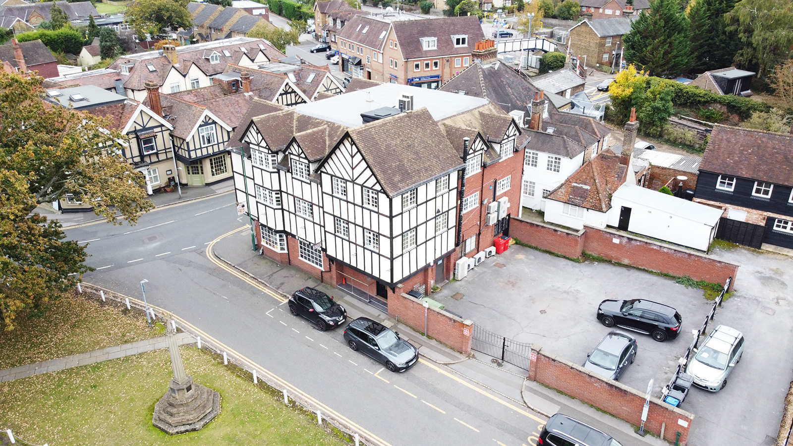 2-4 High Street Datchet Windsor Berkshire SL3 9EA