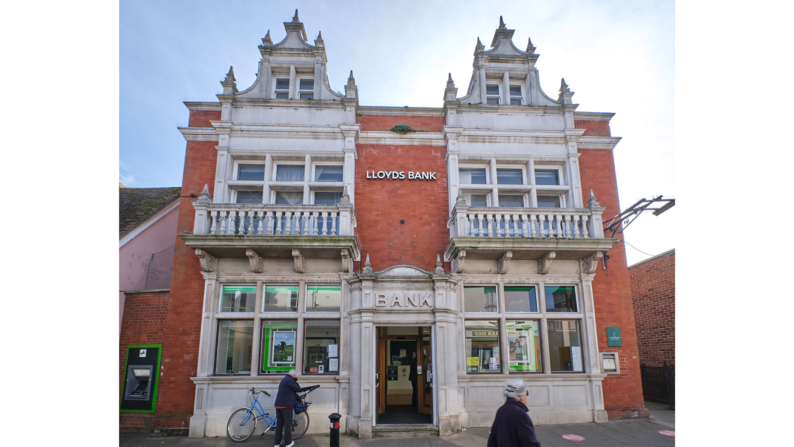 Lloyds Bank 8 Thoroughfare Woodbridge Suffolk IP12 1AF