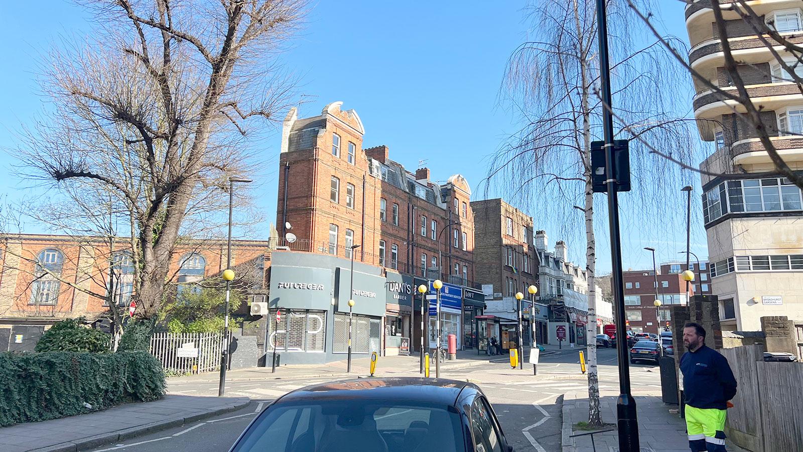 8 Canfield Gardens Hampstead London NW6 3BS