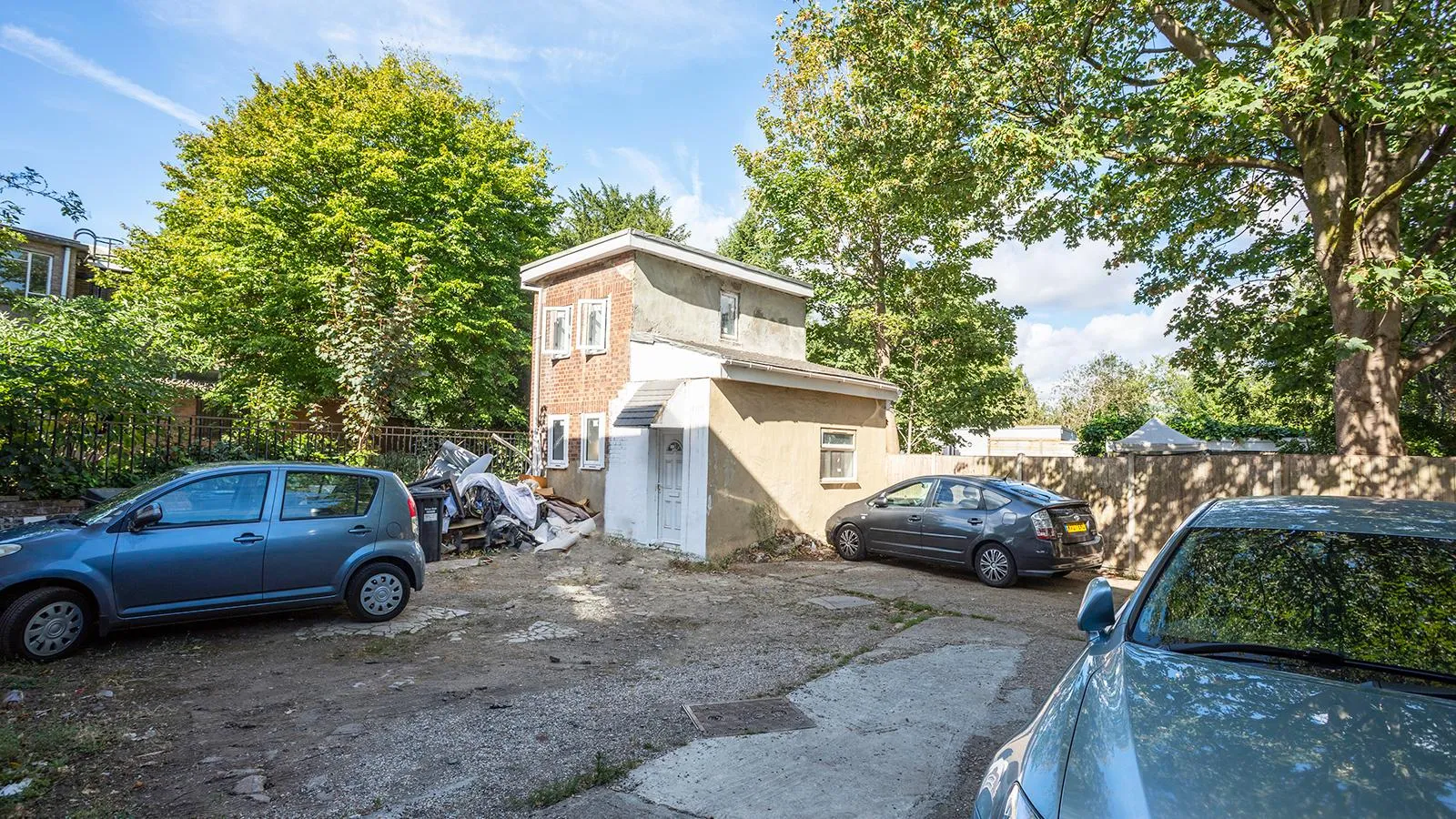 Workshop / Site at the rear of        20 Hendon Lane Finchley London N3 1TR