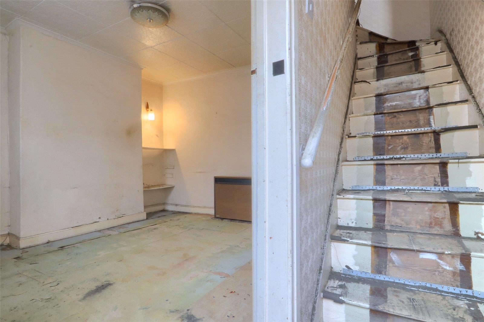 3 Bedroom House - Mid Terrace