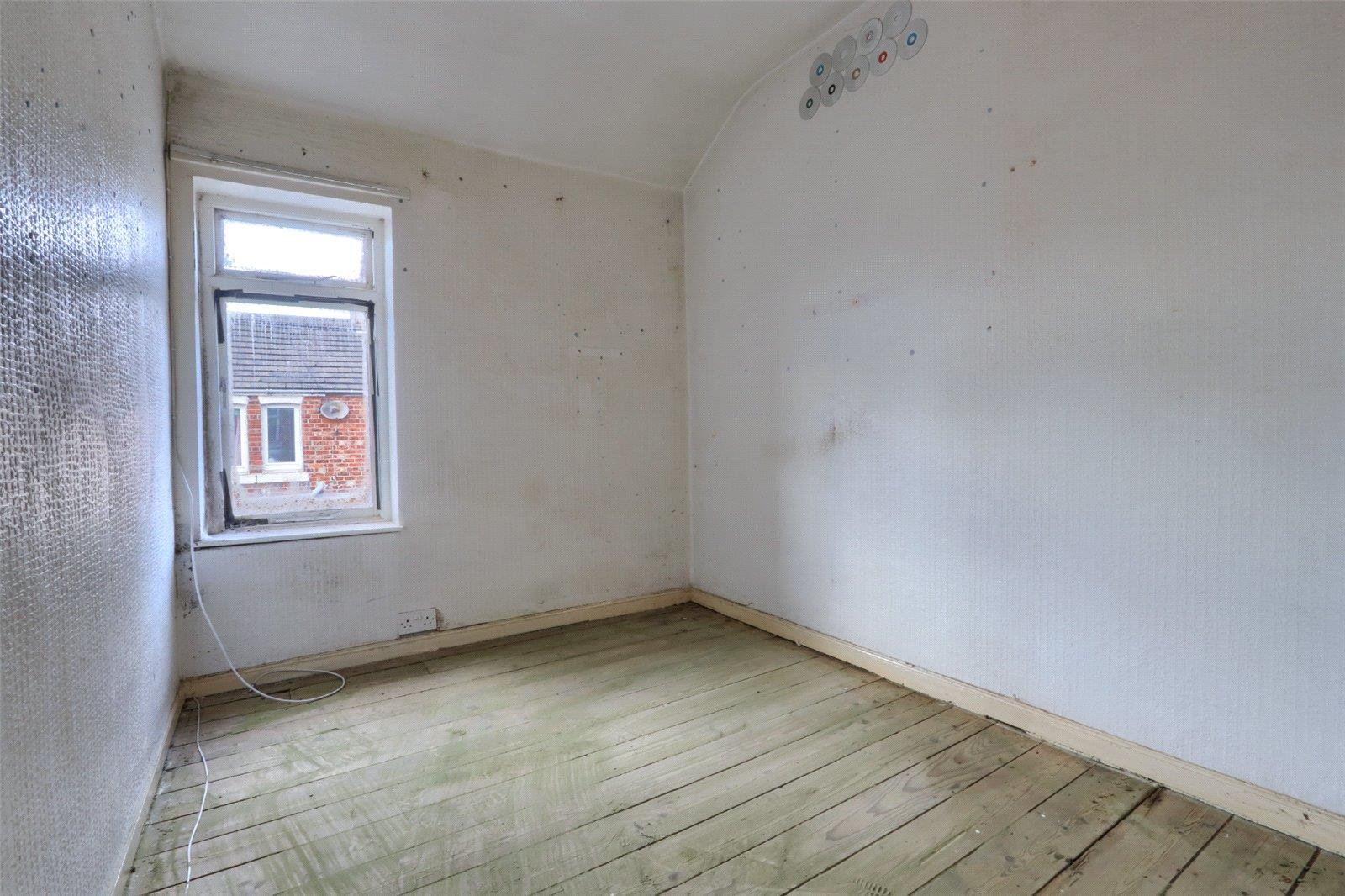 3 Bedroom House - Mid Terrace