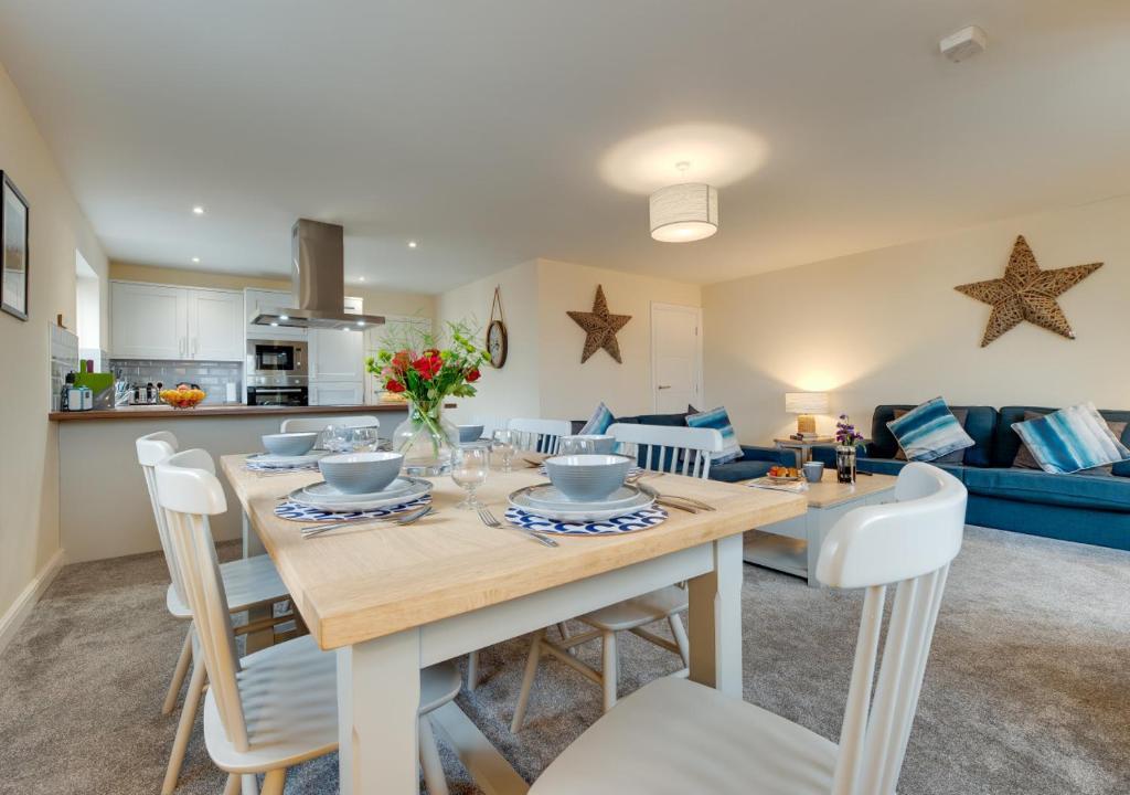 4 Bedroom House - End Terrace