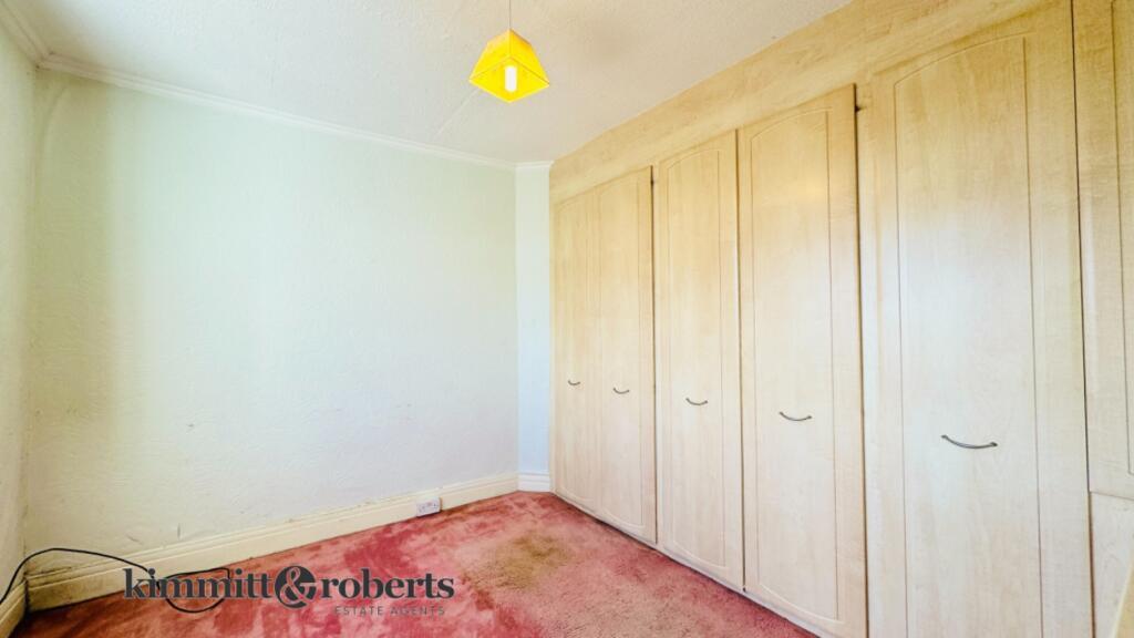 2 Bedroom House - Mid Terrace