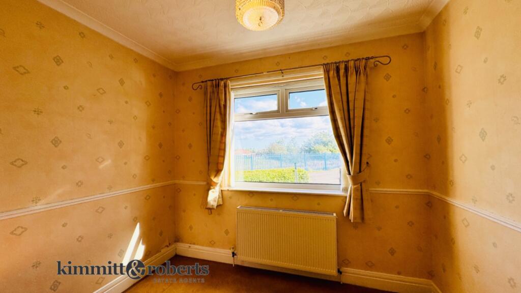 2 Bedroom House - Mid Terrace