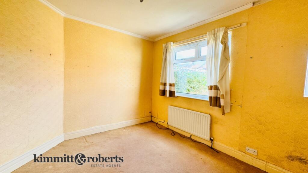 2 Bedroom House - Mid Terrace