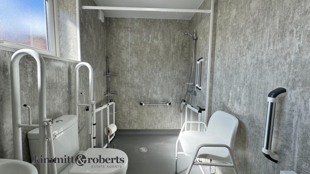 2 Bedroom House - Mid Terrace