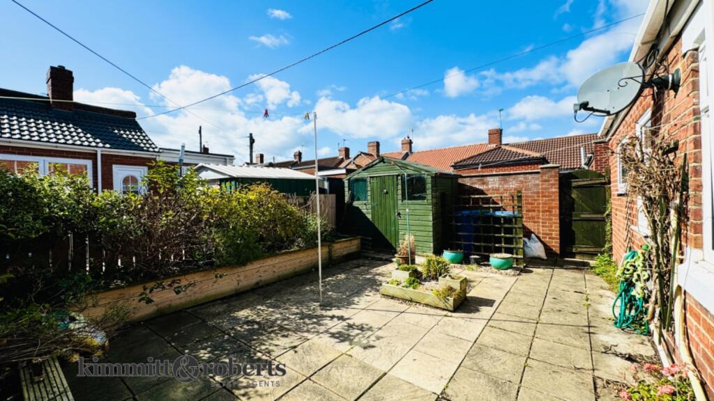 2 Bedroom House - Mid Terrace