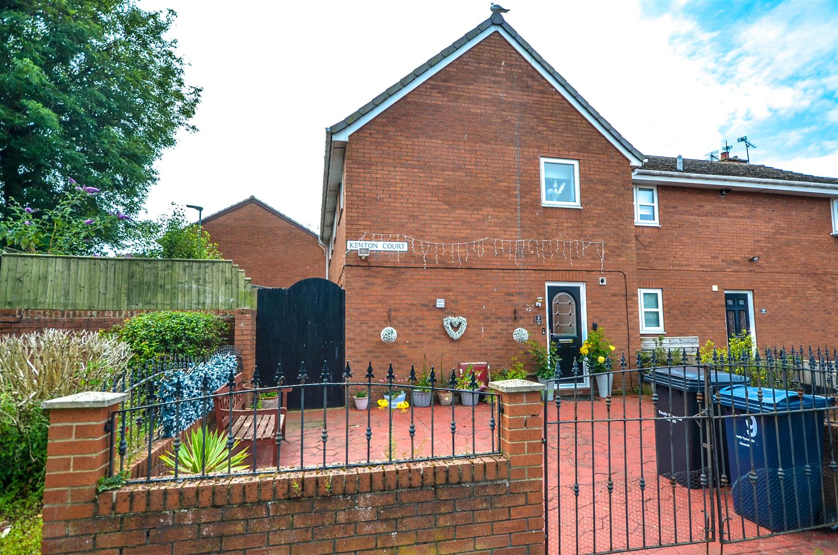 4 Bedroom House - End Terrace