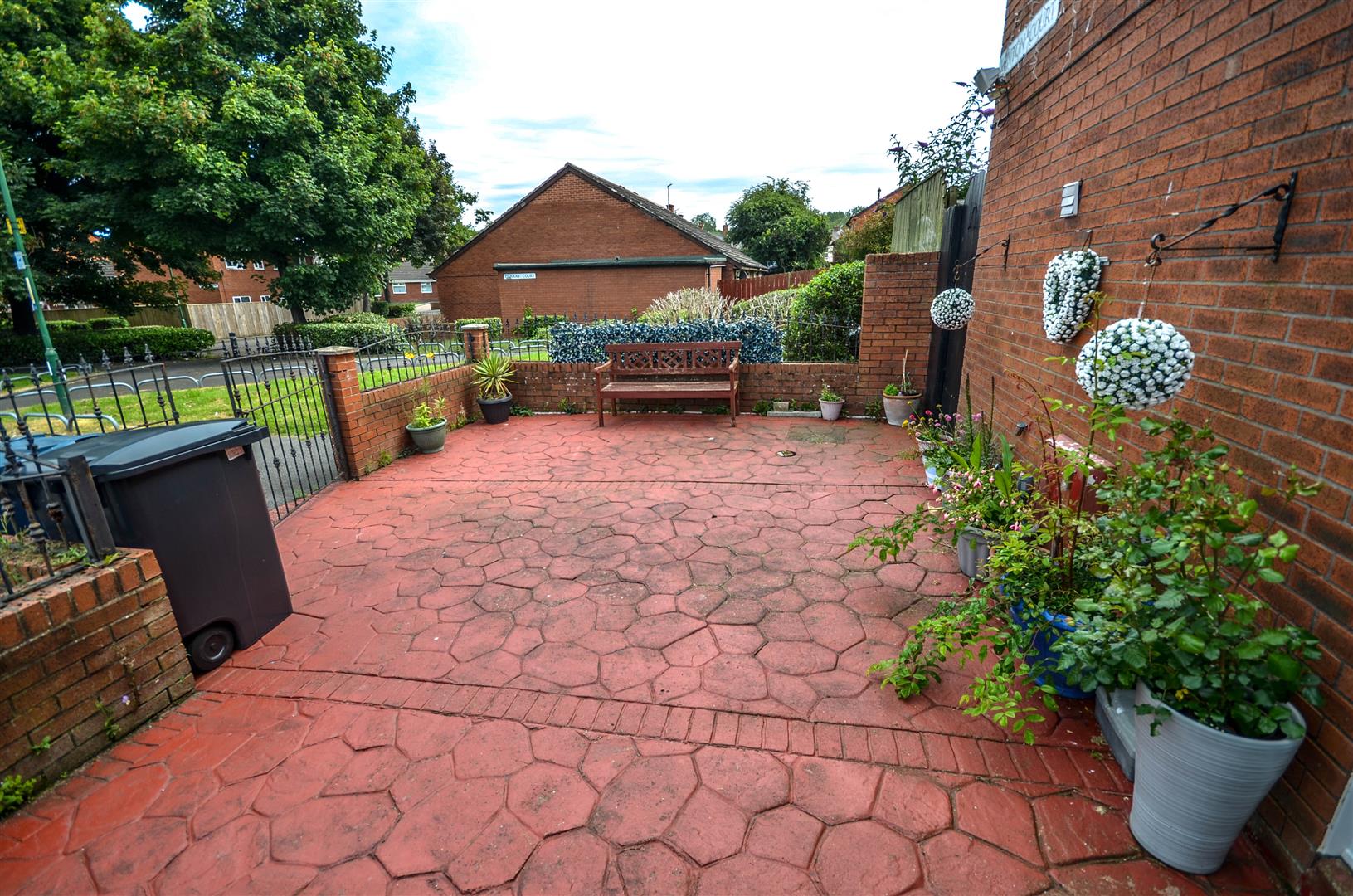 4 Bedroom House - End Terrace