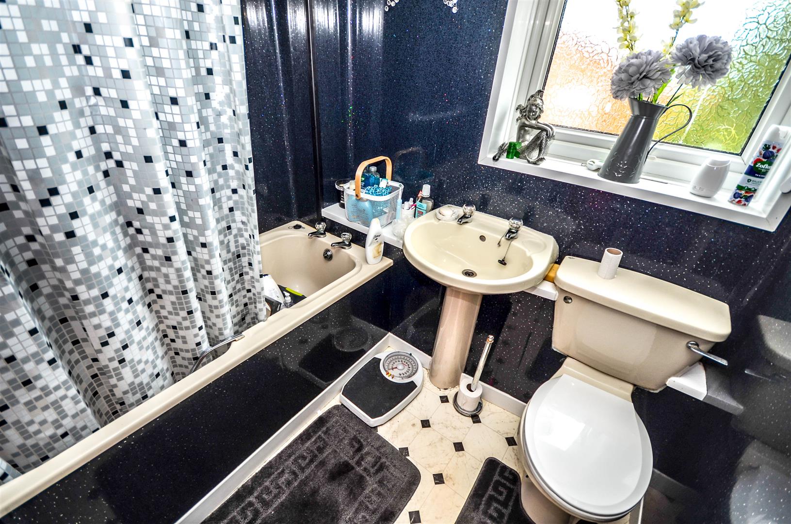 4 Bedroom House - End Terrace