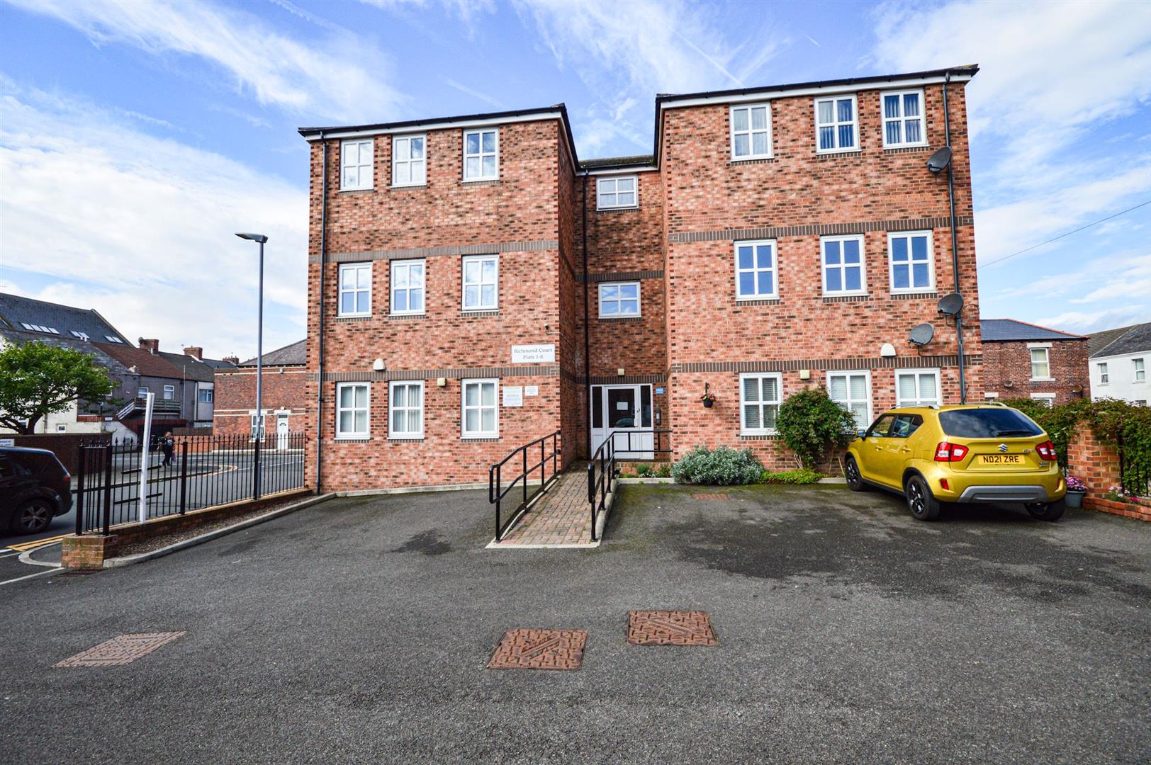 2 Bedroom Flat