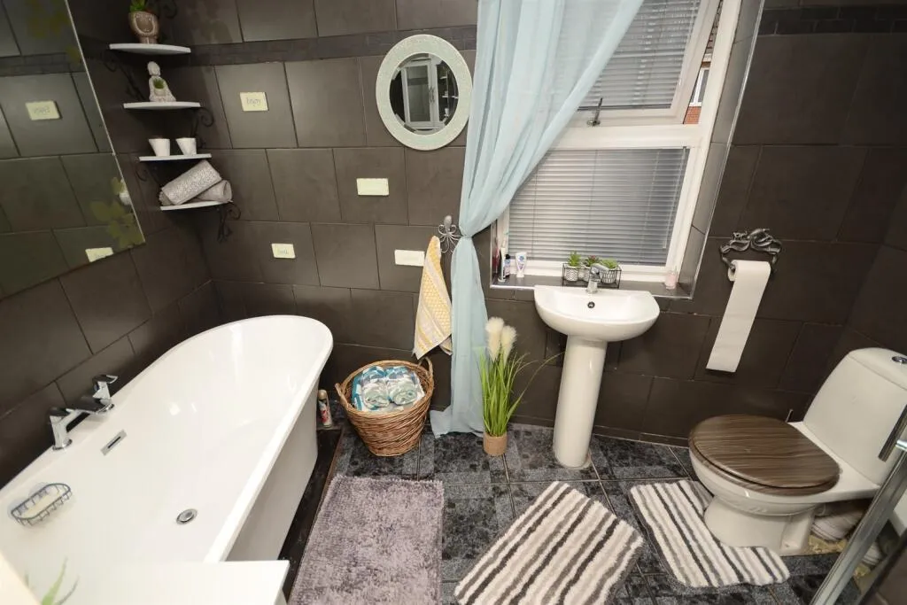 3 Bedroom House - End Terrace