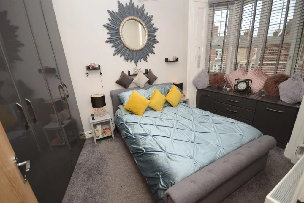 3 Bedroom House - End Terrace