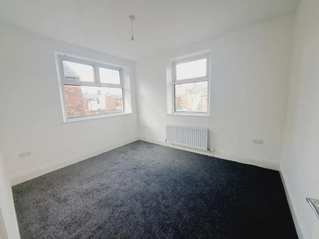 4 Bedroom House - Mid Terrace