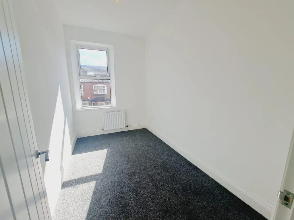 4 Bedroom House - Mid Terrace
