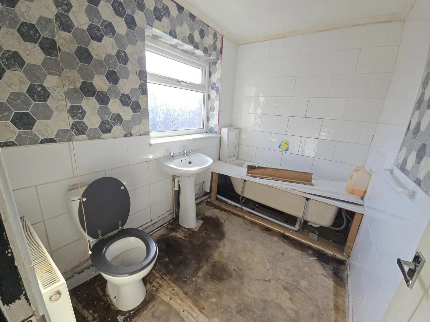2 Bedroom Flat - Purpose Built