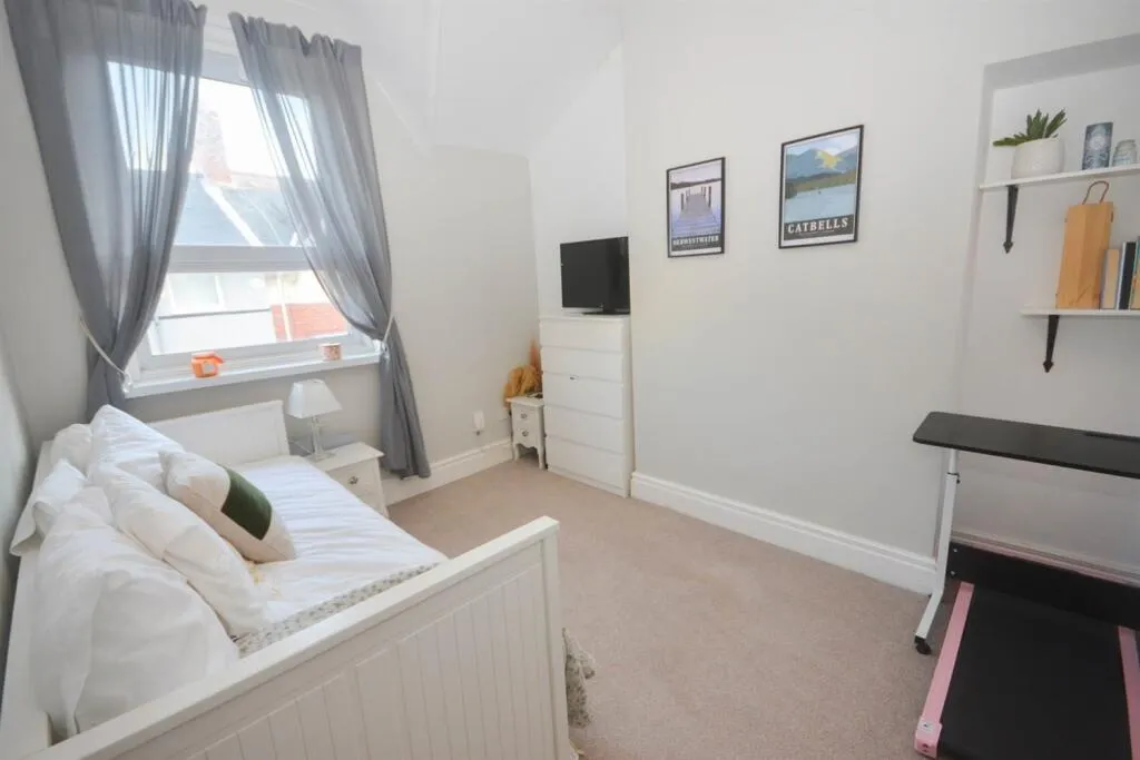3 Bedroom House - Terraced