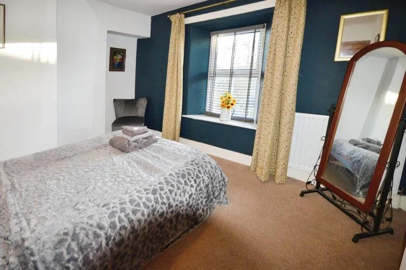 2 Bedroom House - Terraced