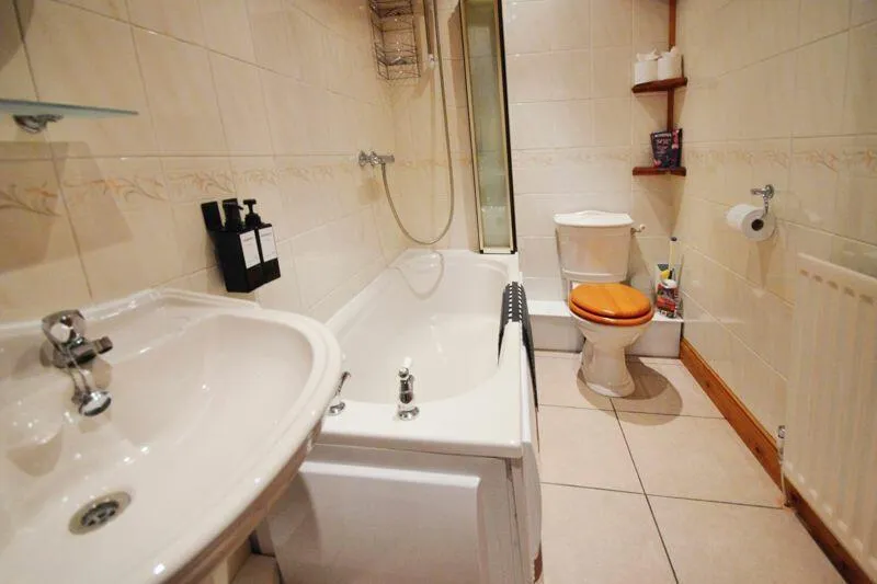 2 Bedroom House - Terraced