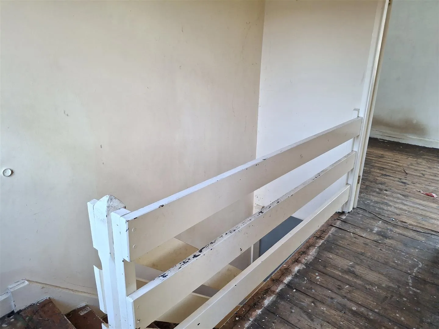 2 Bedroom House - Mid Terrace