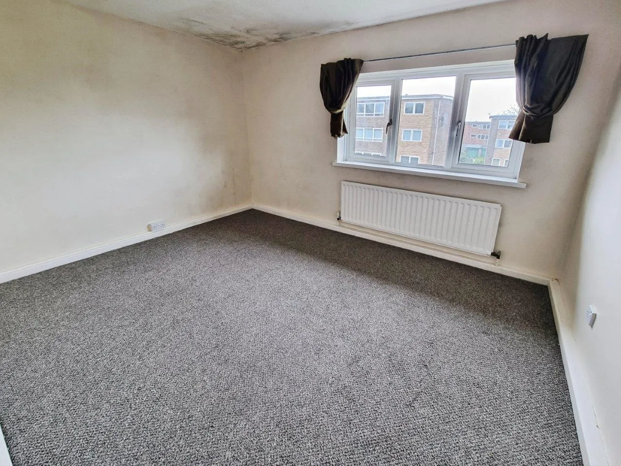 2 Bedroom Flat - Purpose Built