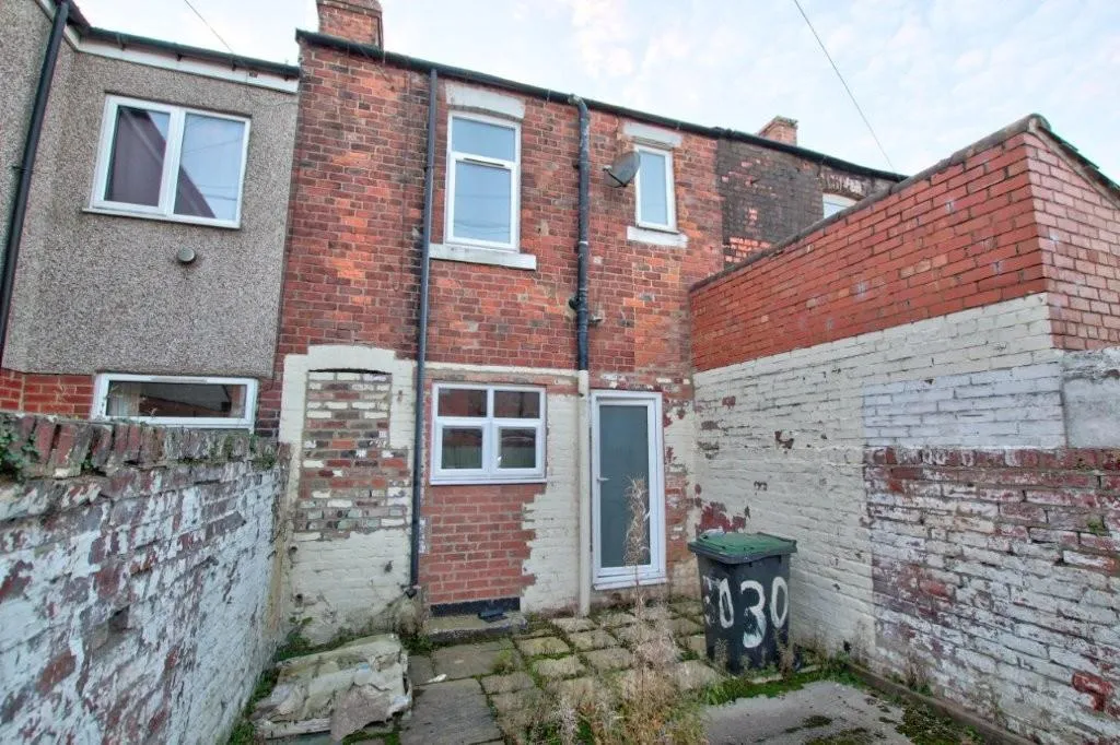 2 Bedroom House - Mid Terrace