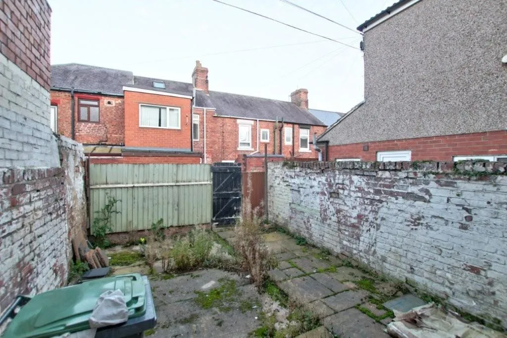 2 Bedroom House - Mid Terrace