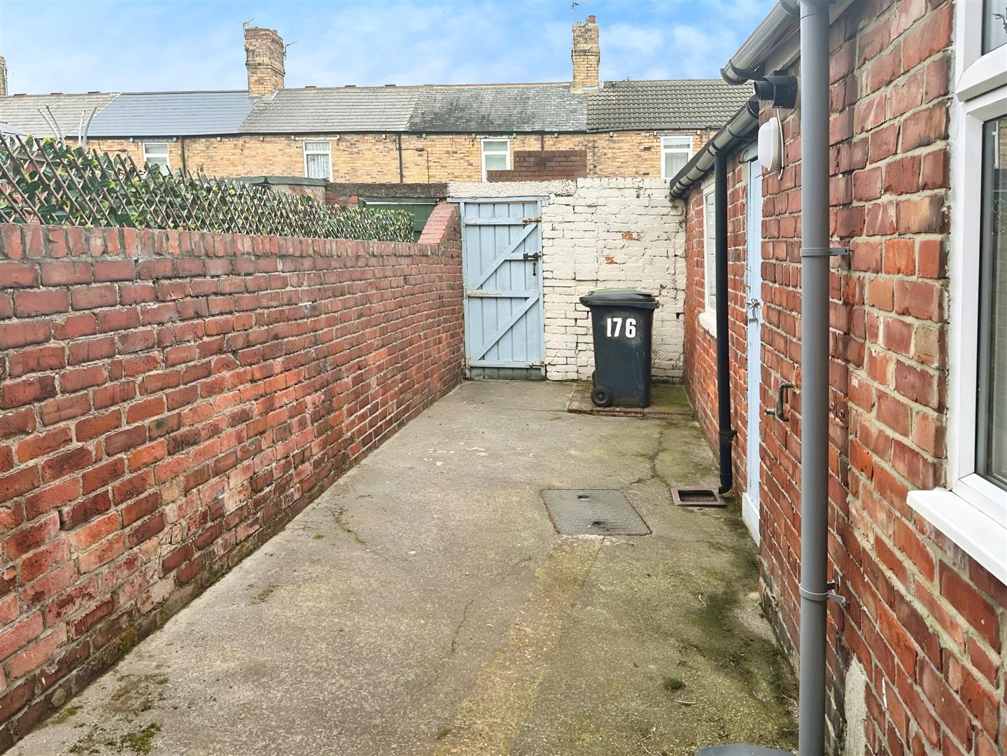 2 Bedroom House - Terraced