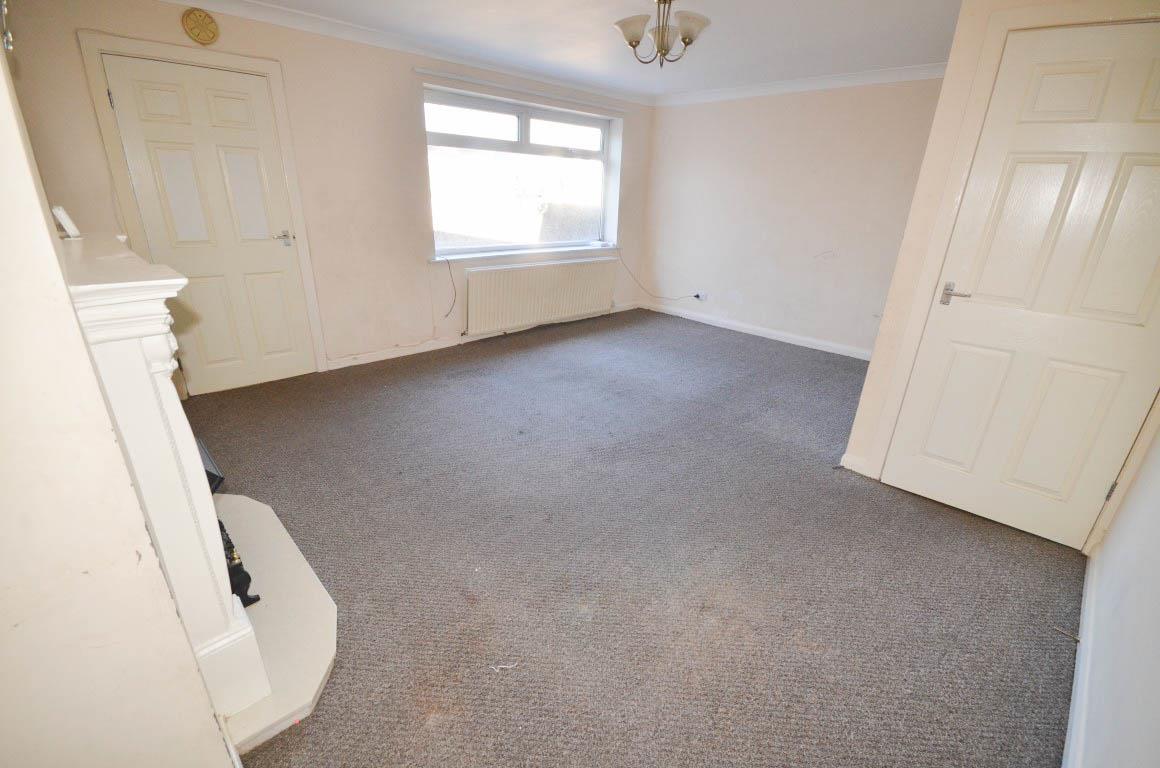 3 Bedroom House - Mid Terrace
