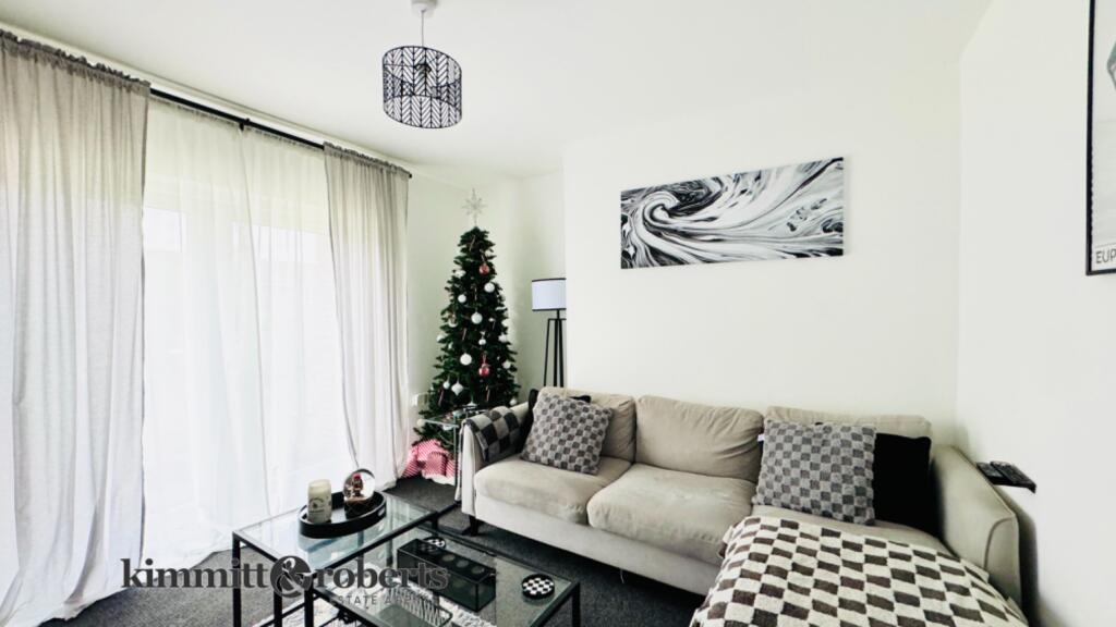 3 Bedroom House - Mid Terrace