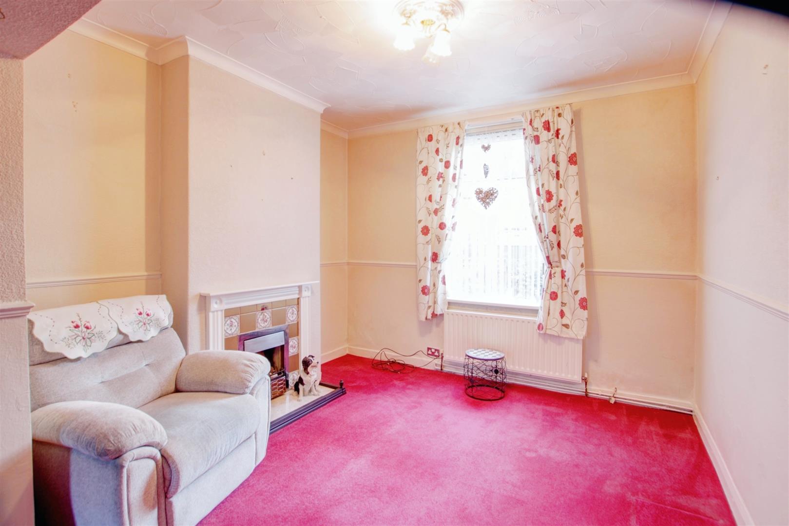 2 Bedroom House - Mid Terrace