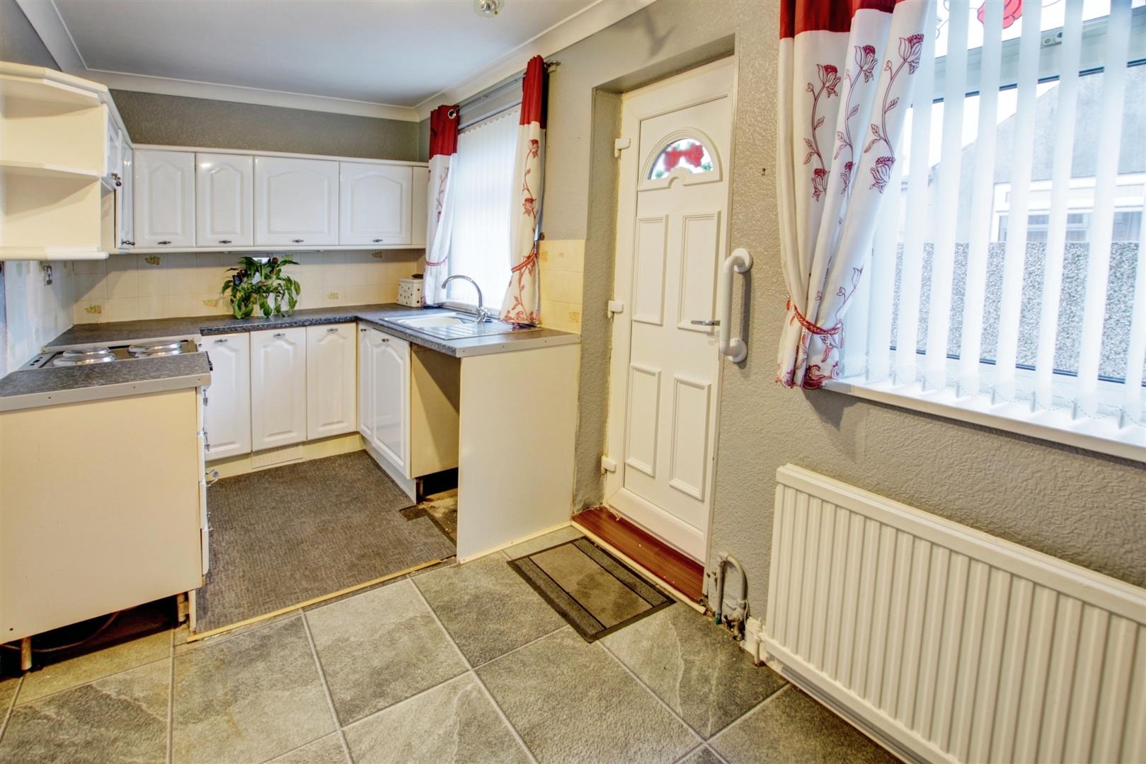2 Bedroom House - Mid Terrace