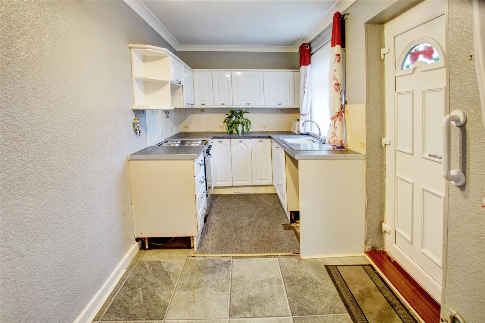 2 Bedroom House - Mid Terrace