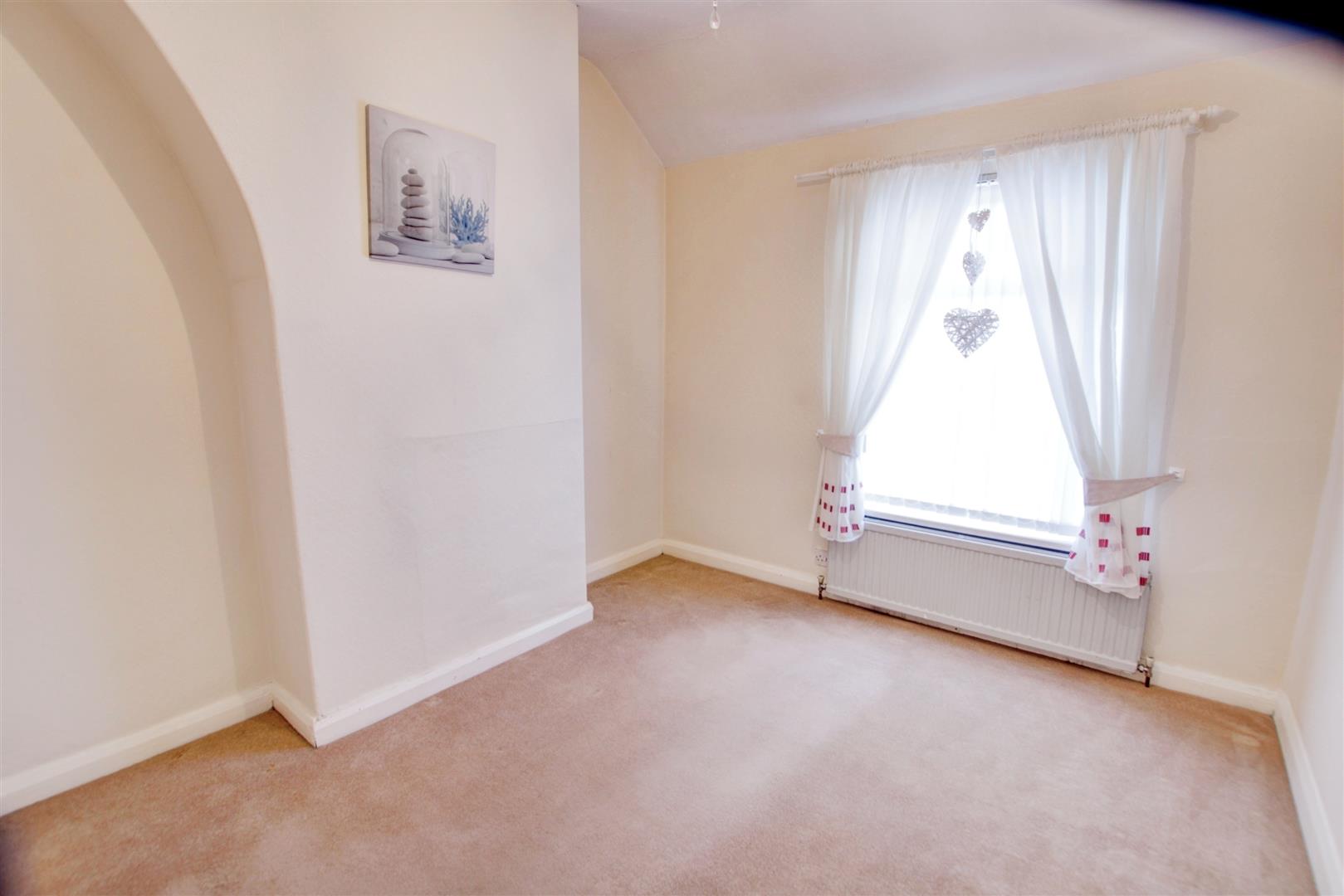 2 Bedroom House - Mid Terrace