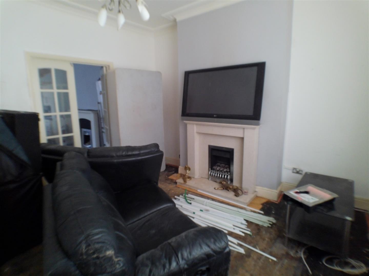 2 Bedroom House - Mid Terrace
